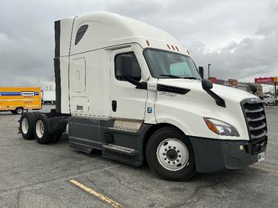 Freightliner Cascadia 126 Sleeper Semi Truck - 72" Integral Sleeper, 450HP, 12 Speed Automatic