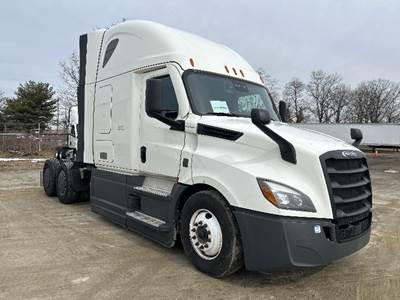 Freightliner Cascadia 126 Sleeper Semi Truck - 72" Integral Sleeper, 450HP, 12 Speed Automatic