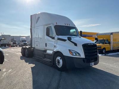 Freightliner Cascadia 126 Sleeper Semi Truck - 72" Integral Sleeper, 450HP, 12 Speed Automatic