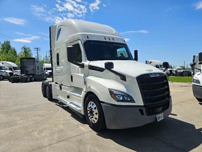 Freightliner Cascadia 126 Sleeper Semi Truck - 72" Integral Sleeper, 455HP, 12 Speed Automatic