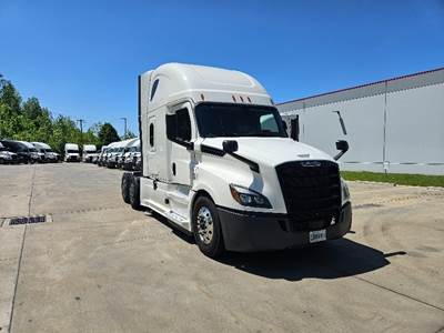 Freightliner Cascadia 126 Sleeper Semi Truck - 72" Integral Sleeper, 455HP, 12 Speed Automatic
