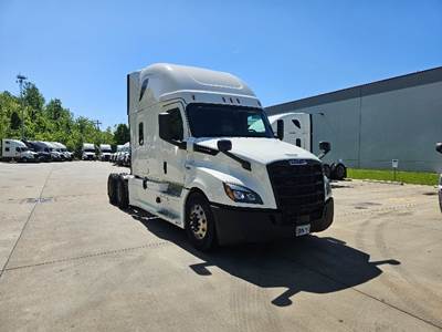 Freightliner Cascadia 126 Sleeper Semi Truck - 72" Integral Sleeper, 455HP, 12 Speed Automatic