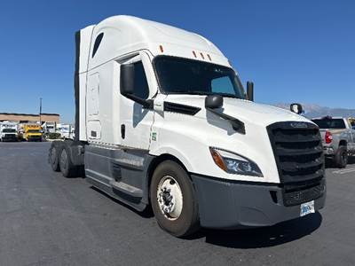 Freightliner Cascadia 126 Sleeper Semi Truck - 72" Integral Sleeper, 450HP, 12 Speed Automatic