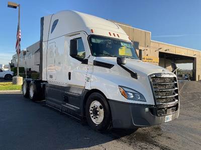 Freightliner Cascadia 126 Sleeper Semi Truck - 72" Integral Sleeper, 450HP, 12 Speed Automatic