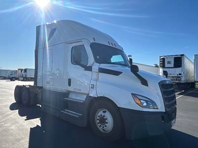 Freightliner Cascadia 126 Sleeper Semi Truck - 72" Integral Sleeper, 450HP, 12 Speed Automatic