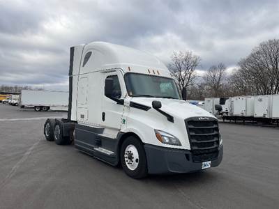 Freightliner Cascadia 126 Sleeper Semi Truck - 72" Integral Sleeper, 450HP, 12 Speed Automatic