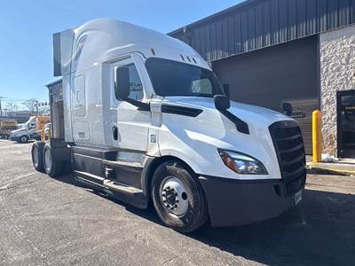 Freightliner Cascadia 126 Sleeper Semi Truck - 72" Integral Sleeper, 450HP, 12 Speed Automatic