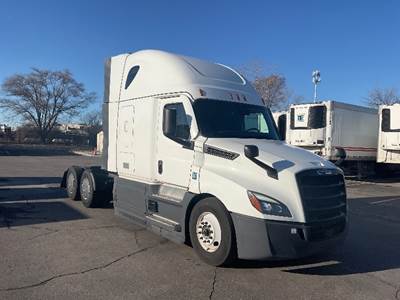 Freightliner Cascadia 126 Sleeper Semi Truck - 72" Integral Sleeper, 450HP, 12 Speed Automatic