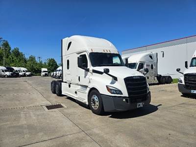 Freightliner Cascadia 126 Sleeper Semi Truck - 72" Integral Sleeper, 455HP, 12 Speed Automatic