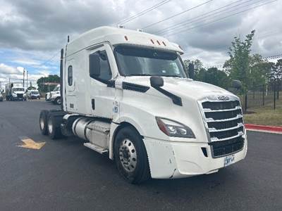 Freightliner Cascadia 126 Sleeper Semi Truck - 72" Integral Sleeper, 455HP, 10 Speed Manual
