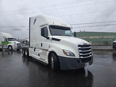 Freightliner Cascadia 126 Sleeper Semi Truck - 72" Integral Sleeper, 455HP, 12 Speed Automatic