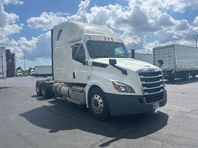 Freightliner Cascadia 126 Sleeper Semi Truck - 72" Integral Sleeper, Cummins 450HP, 13 Speed Manual