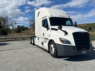 Freightliner Cascadia 126 Sleeper Semi Truck - 72" Integral Sleeper, 455HP, 12 Speed Automatic