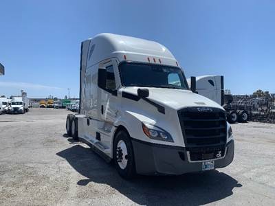Freightliner Cascadia 126 Sleeper Semi Truck - 72" Integral Sleeper, 455HP, 12 Speed Automatic