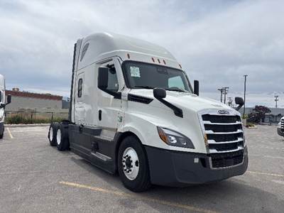 Freightliner Cascadia 126 Sleeper Semi Truck - 72" Integral Sleeper, 450HP, 12 Speed Automatic