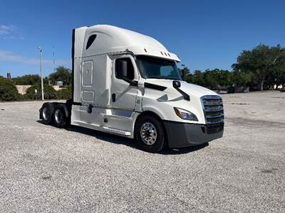 Freightliner Cascadia 126 Sleeper Semi Truck - 72" Integral Sleeper, 455HP, 12 Speed Automatic
