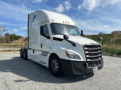 Freightliner Cascadia 126 Sleeper Semi Truck - 72" Integral Sleeper, 475HP, 12 Speed Automatic