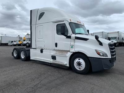 Freightliner Cascadia 126 Sleeper Semi Truck - 72" Integral Sleeper, 455HP, 12 Speed Automatic