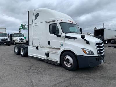 Freightliner Cascadia 126 Sleeper Semi Truck - 72" Integral Sleeper, 455HP, 12 Speed Automatic