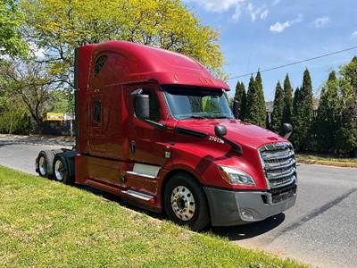 Freightliner Cascadia 126 Sleeper Semi Truck - 72" Integral Sleeper, 455HP, 12 Speed Automatic