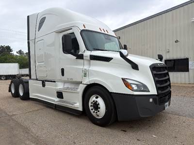 Freightliner Cascadia 126 Sleeper Semi Truck - 72" Integral Sleeper, 455HP, 12 Speed Automatic