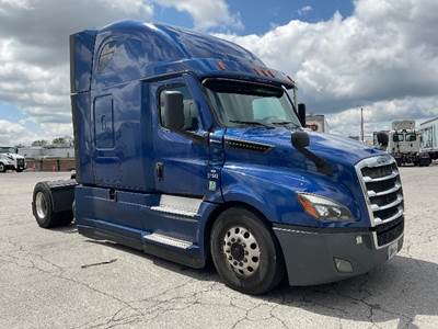 Freightliner Cascadia 126 Single Axle Sleeper Semi Truck - 72" Integral Sleeper, 435HP, 12 Speed Automatic