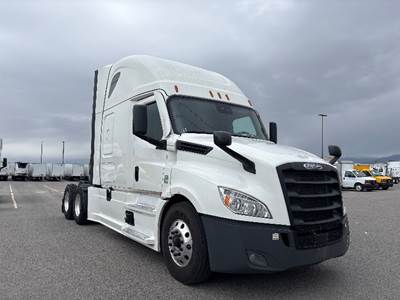 Freightliner Cascadia 126 Sleeper Semi Truck - 72" Integral Sleeper, 505HP, 12 Speed Automatic