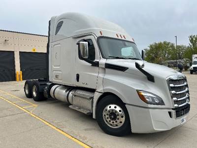 Freightliner Cascadia 126 Sleeper Semi Truck - 72" Integral Sleeper, 455HP, 12 Speed Automatic