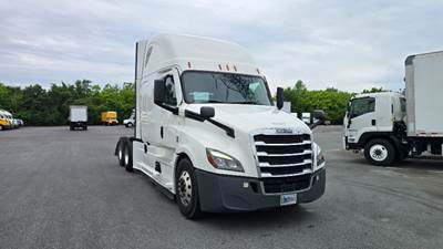 Freightliner Cascadia 126 Sleeper Semi Truck - 72" Integral Sleeper, 455HP, 12 Speed Automatic