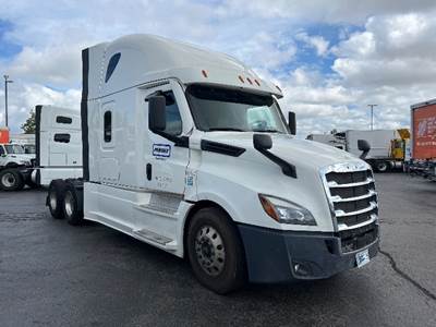 Freightliner Cascadia 126 Sleeper Semi Truck - 72" Integral Sleeper, 505HP, 12 Speed Automatic