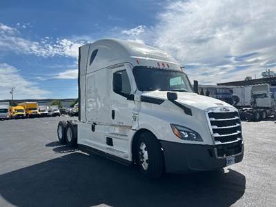 Freightliner Cascadia 126 Sleeper Semi Truck - 72" Integral Sleeper, 455HP, 12 Speed Automatic