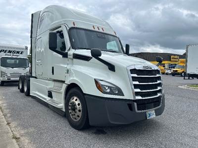 Freightliner Cascadia 126 Sleeper Semi Truck - 72" Integral Sleeper, 400HP, 12 Speed Automatic