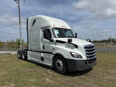 Freightliner Cascadia 126 Sleeper Semi Truck - 72" Integral Sleeper, 400HP, 12 Speed Automatic