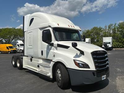Freightliner Cascadia 126 Sleeper Semi Truck - 72" Integral Sleeper, 455HP, 12 Speed Automatic