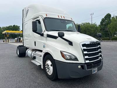 Freightliner Cascadia 126 Single Axle Sleeper Semi Truck - 72" Integral Sleeper, 450HP, 12 Speed Automatic