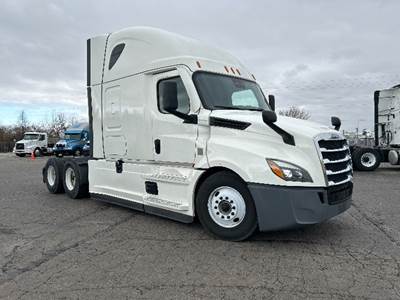 Freightliner Cascadia 126 Sleeper Semi Truck - 72" Integral Sleeper, 455HP, 12 Speed Automatic