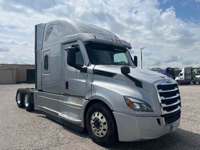 Freightliner Cascadia 126 Sleeper Semi Truck - 72" Integral Sleeper, 455HP, 10 Speed Manual
