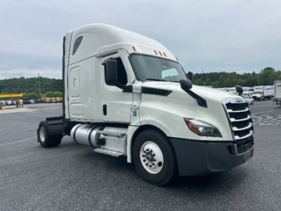 Freightliner Cascadia 126 Single Axle Sleeper Semi Truck - 72" Integral Sleeper, 450HP, 12 Speed Automatic
