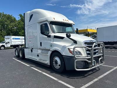 Freightliner Cascadia 126 Sleeper Semi Truck - 72" Integral Sleeper, 455HP, 12 Speed Automatic