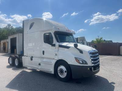 Freightliner Cascadia 126 Sleeper Semi Truck - 72" Integral Sleeper, 455HP, 12 Speed Automatic