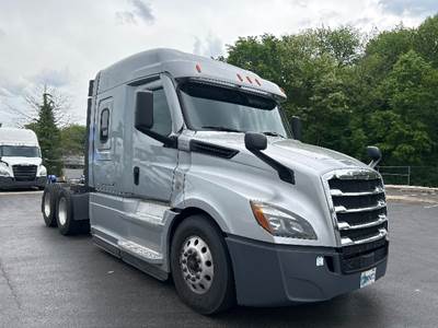 Freightliner Cascadia 126 Sleeper Semi Truck - 60" Integral Sleeper, Cummins 450HP, 10 Speed Automatic
