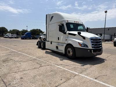 Freightliner Cascadia 126 Sleeper Semi Truck - 72" Integral Sleeper, 455HP, 12 Speed Automatic