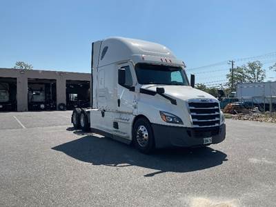 Freightliner Cascadia 126 Sleeper Semi Truck - 72" Integral Sleeper, 455HP, 12 Speed Automatic
