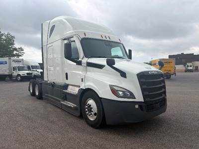 Freightliner Cascadia 126 Sleeper Semi Truck - 72" Integral Sleeper, 455HP, 12 Speed Automatic