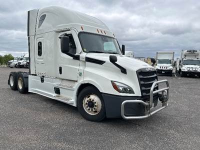 Freightliner Cascadia 126 Sleeper Semi Truck - 72" Integral Sleeper, 455HP, 12 Speed Automatic