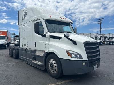 Freightliner Cascadia 126 Sleeper Semi Truck - 72" Integral Sleeper, 455HP, 12 Speed Automatic