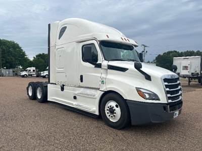 Freightliner Cascadia 126 Sleeper Semi Truck - 72" Integral Sleeper, 455HP, 12 Speed Automatic