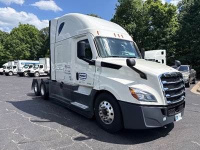 Freightliner Cascadia 126 Sleeper Semi Truck - 72" Integral Sleeper, 455HP, 12 Speed Automatic