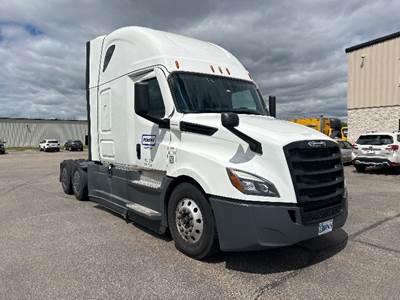 Freightliner Cascadia 126 Sleeper Semi Truck - 72" Integral Sleeper, 455HP, 12 Speed Automatic