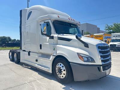 Freightliner Cascadia 126 Sleeper Semi Truck - 72" Integral Sleeper, 455HP, 12 Speed Automatic